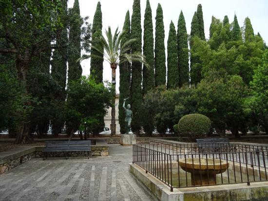 Jardines Joan March y Torre Desbrull